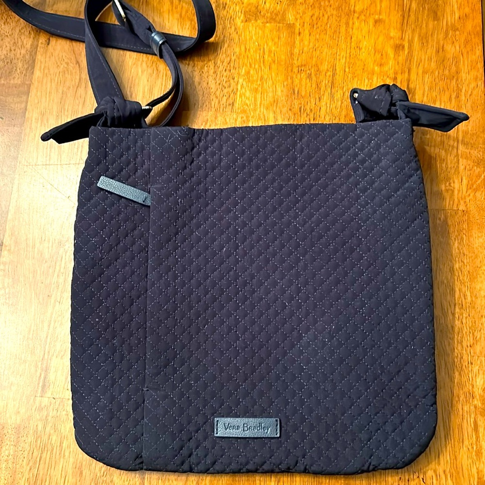 Vera Bradley Cloth Quilted navy Cross Body purse. No tags. Never used.